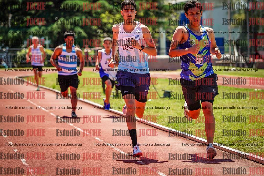 Fotos de los 800 m llanos de varones