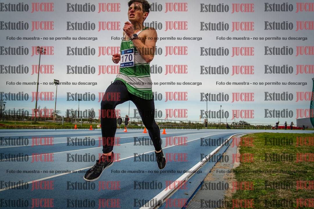 Fotos de los 800 m llanos de varones - U17