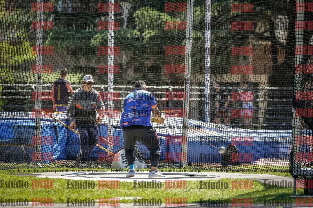 Fotos del lanzamiento de martillo de varones