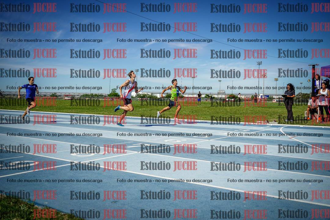 Fotos de los 400 m llanos de varones