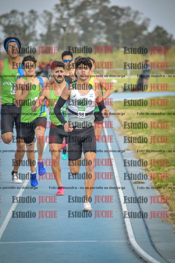 Fotos de los 800 m llanos de varones
