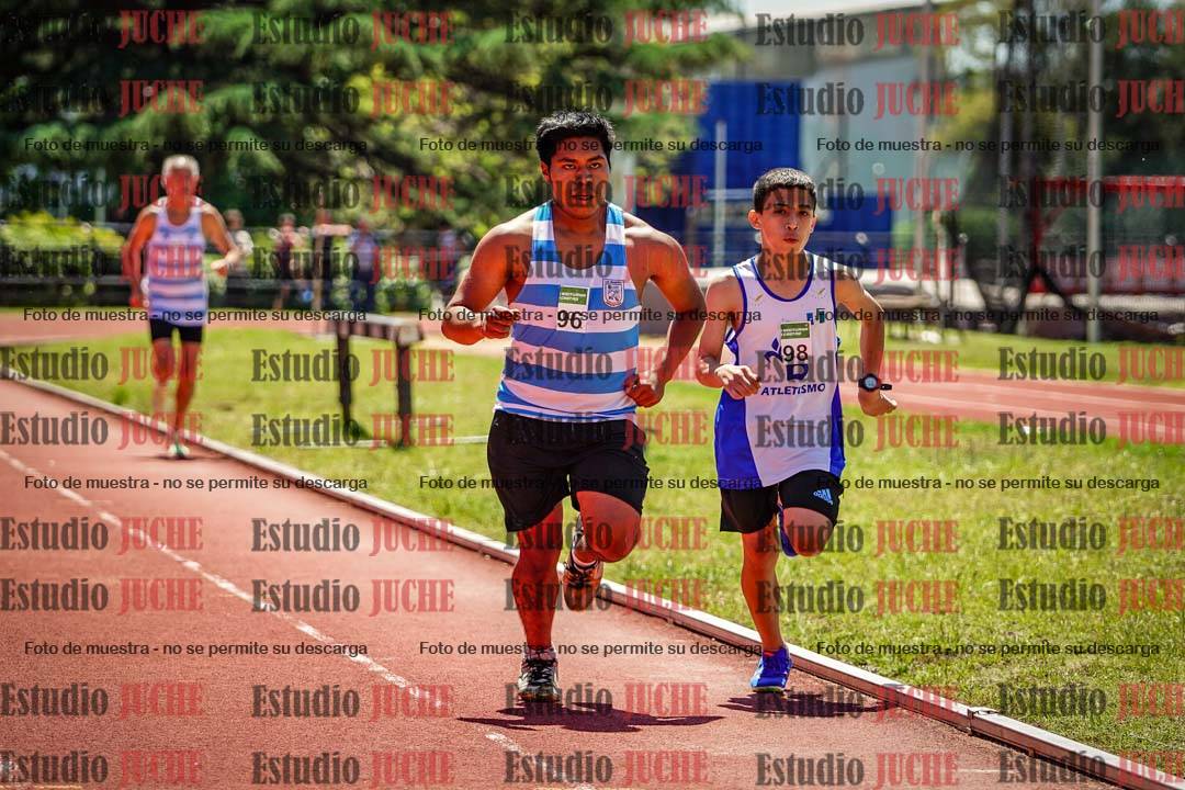 Fotos de los 800 m llanos de varones