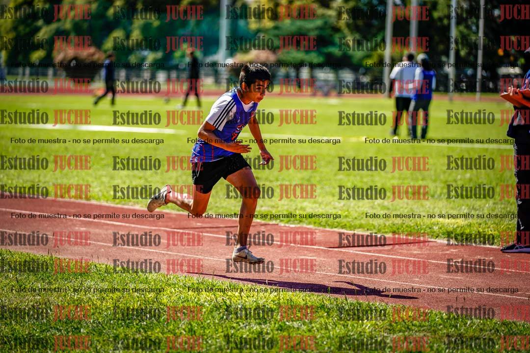 Fotos del salto en largo de varones