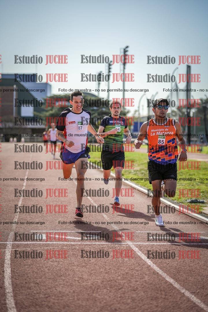 Fotos de los 800 m llanos de varones