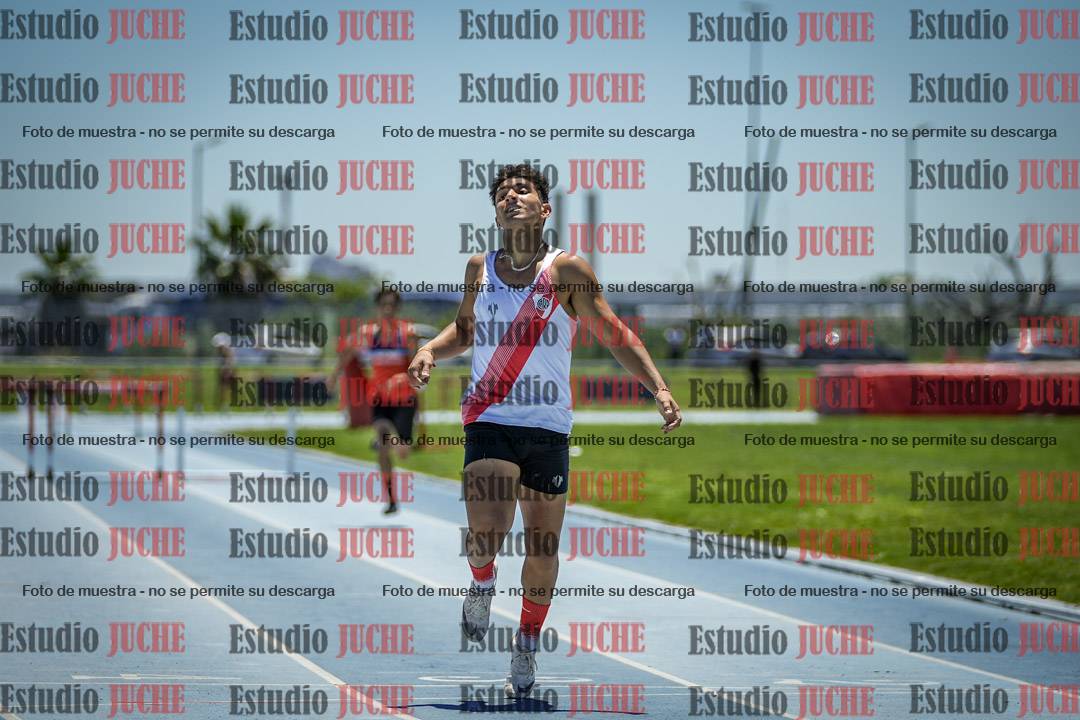 Fotos de los 400 m con vallas de varones