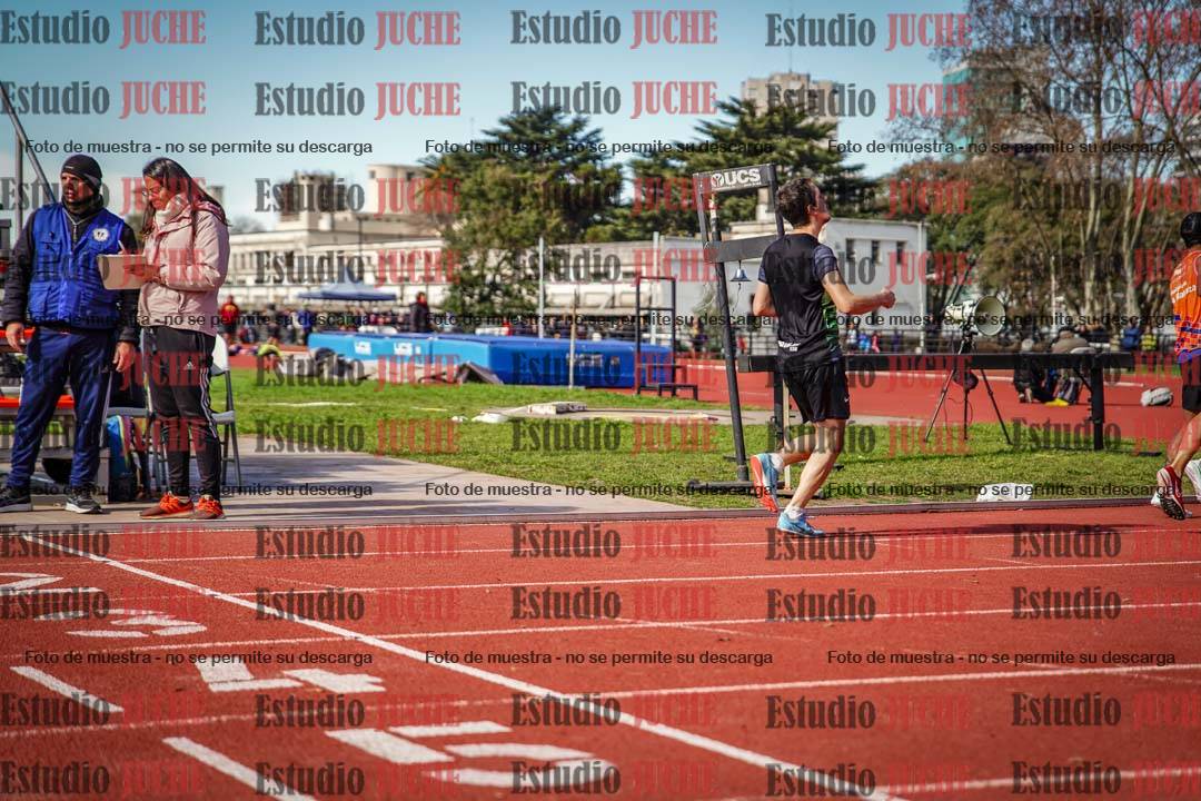 Fotos de los 800 m llanos de varones