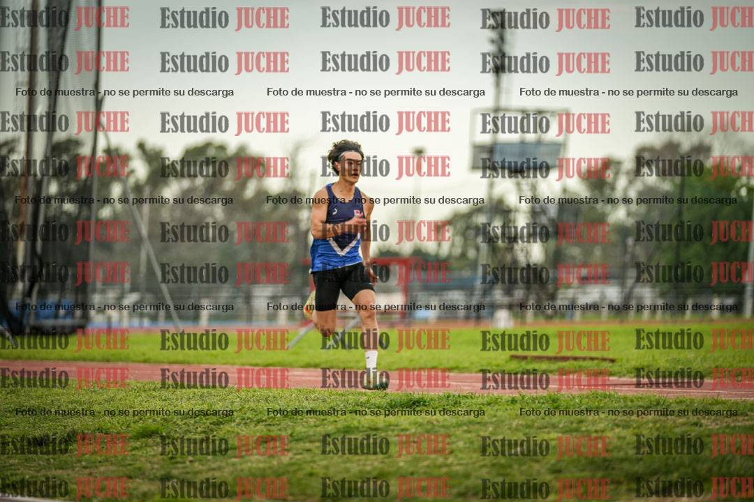 Fotos del salto en largo de varones