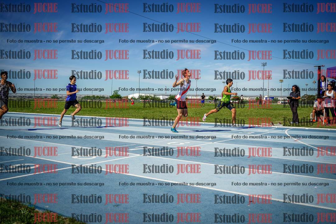 Fotos de los 400 m llanos de varones