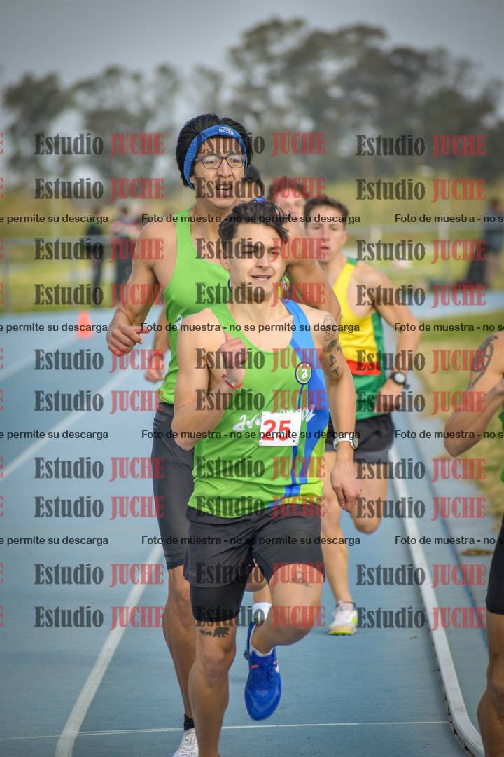 Fotos de los 800 m llanos de varones