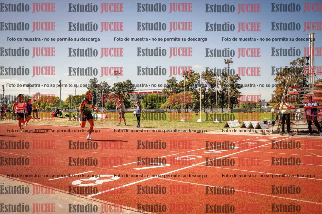 Fotos de los 400 m llanos de varones