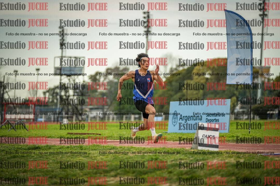 Fotos del salto en largo de varones