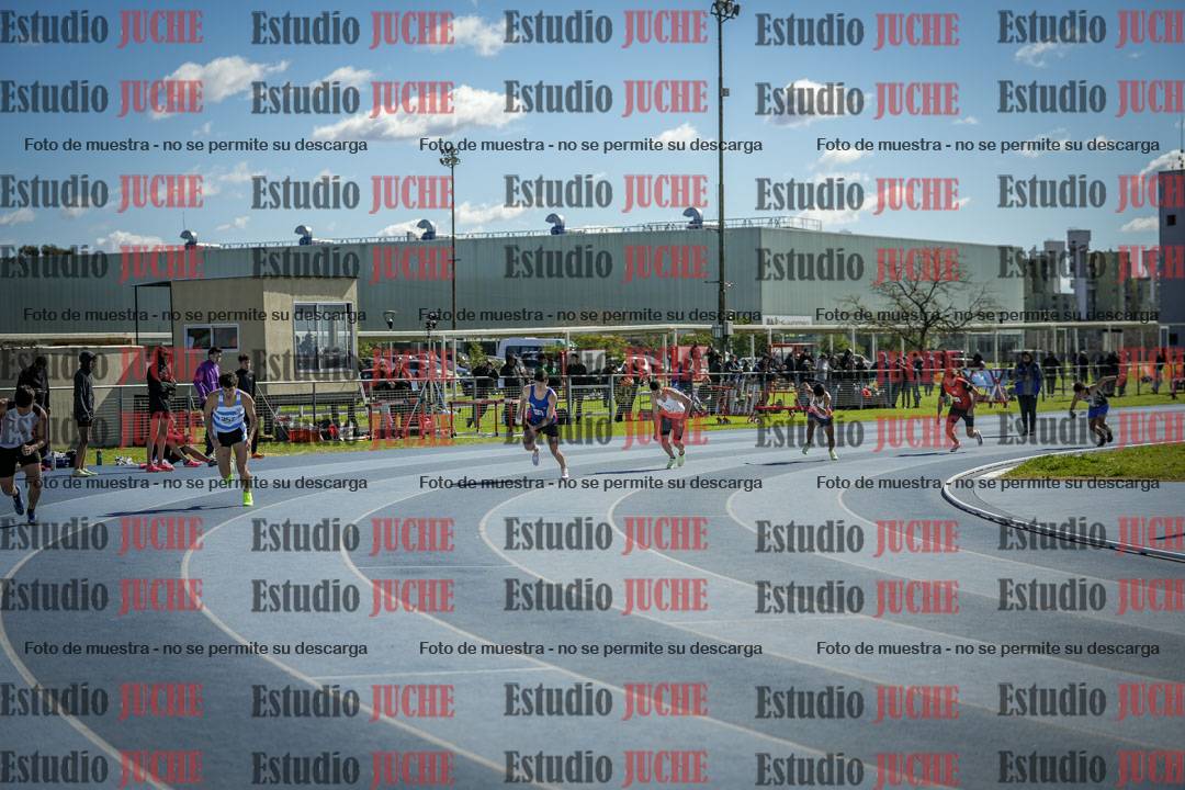 Fotos de los 800 m llanos de varones