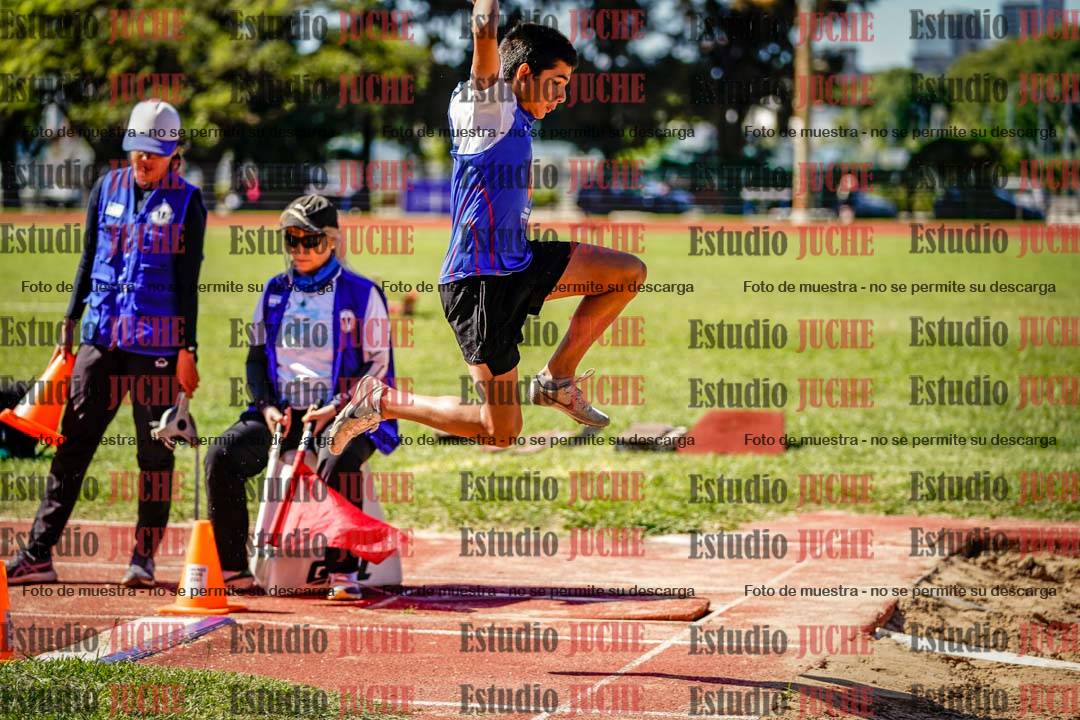 Fotos del salto en largo de varones