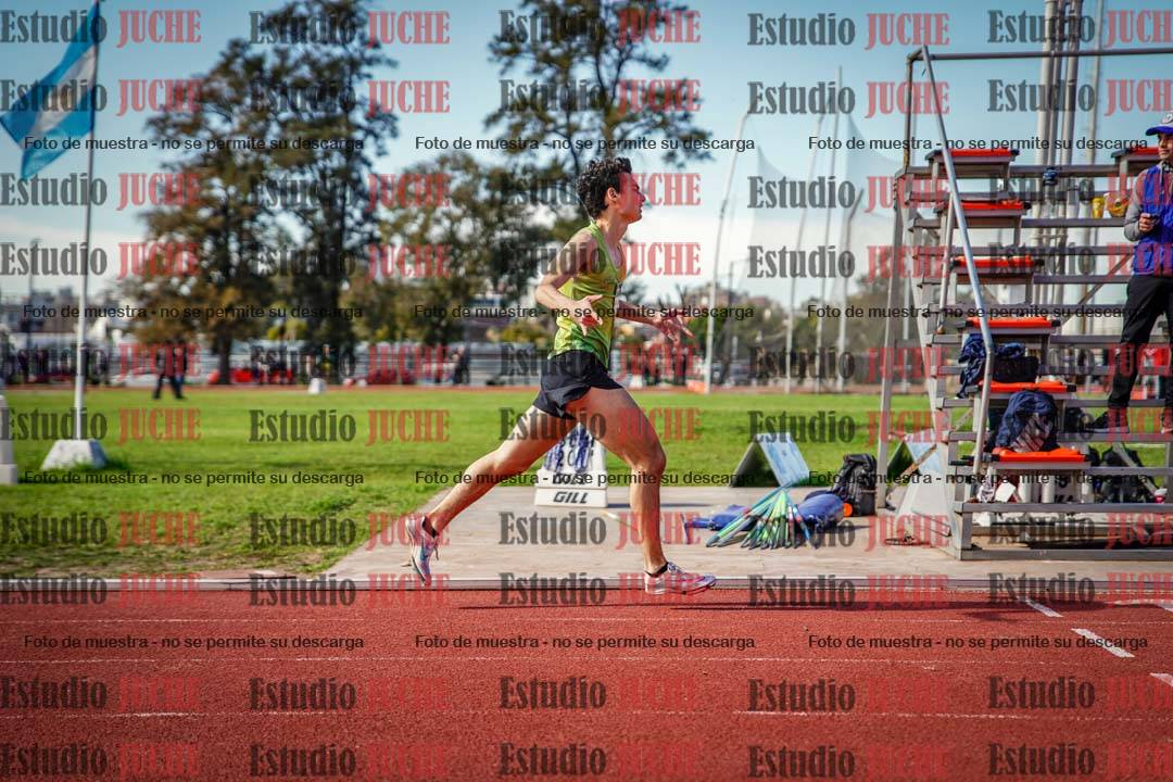 Fotos de los 800 m llanos de varones