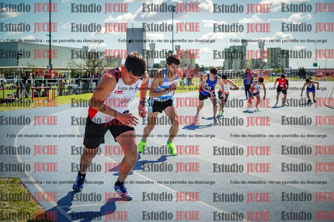 Fotos de los 800 m llanos de varones