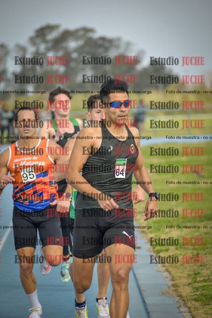 Fotos de los 800 m llanos de varones