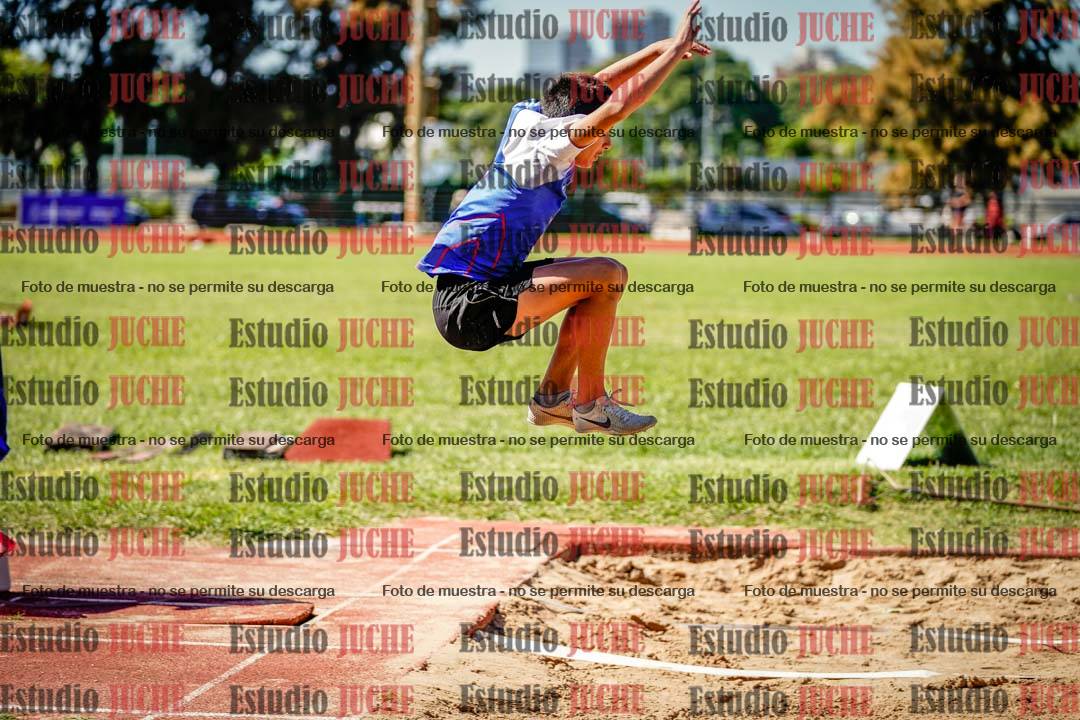 Fotos del salto en largo de varones