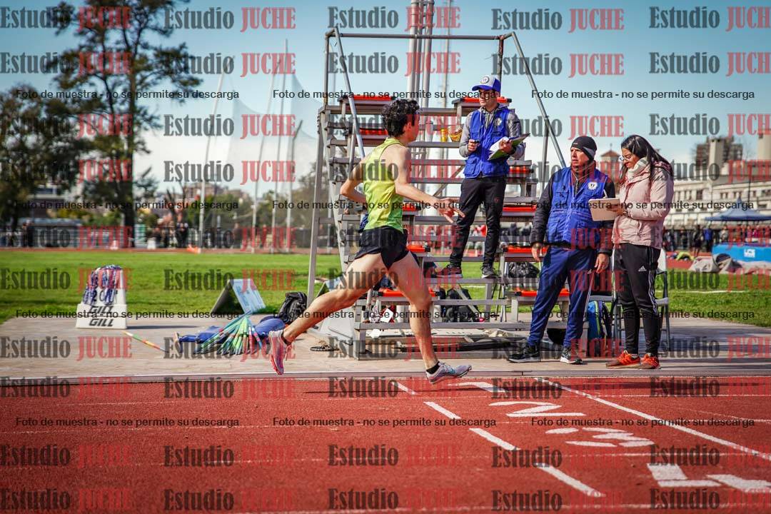 Fotos de los 800 m llanos de varones