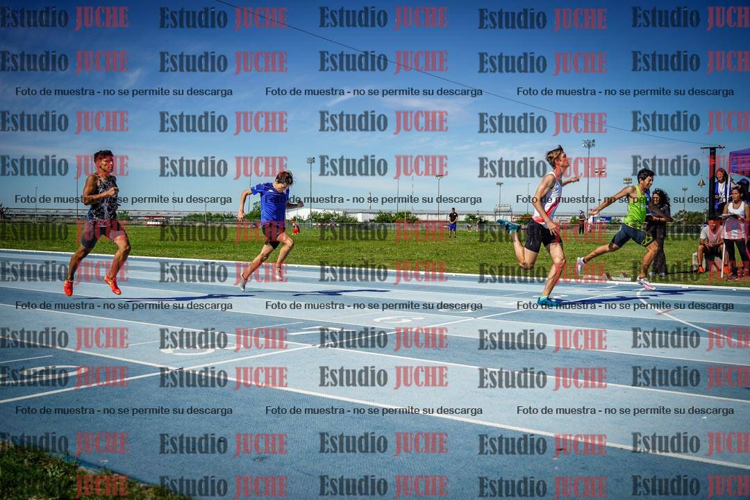 Fotos de los 400 m llanos de varones