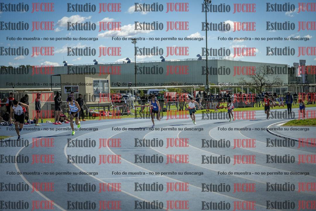 Fotos de los 800 m llanos de varones