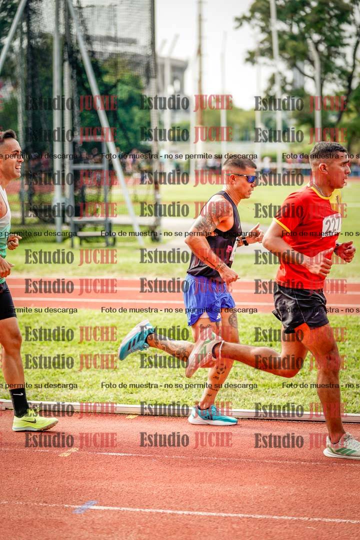 Fotos de los 3000 m llanos de varones