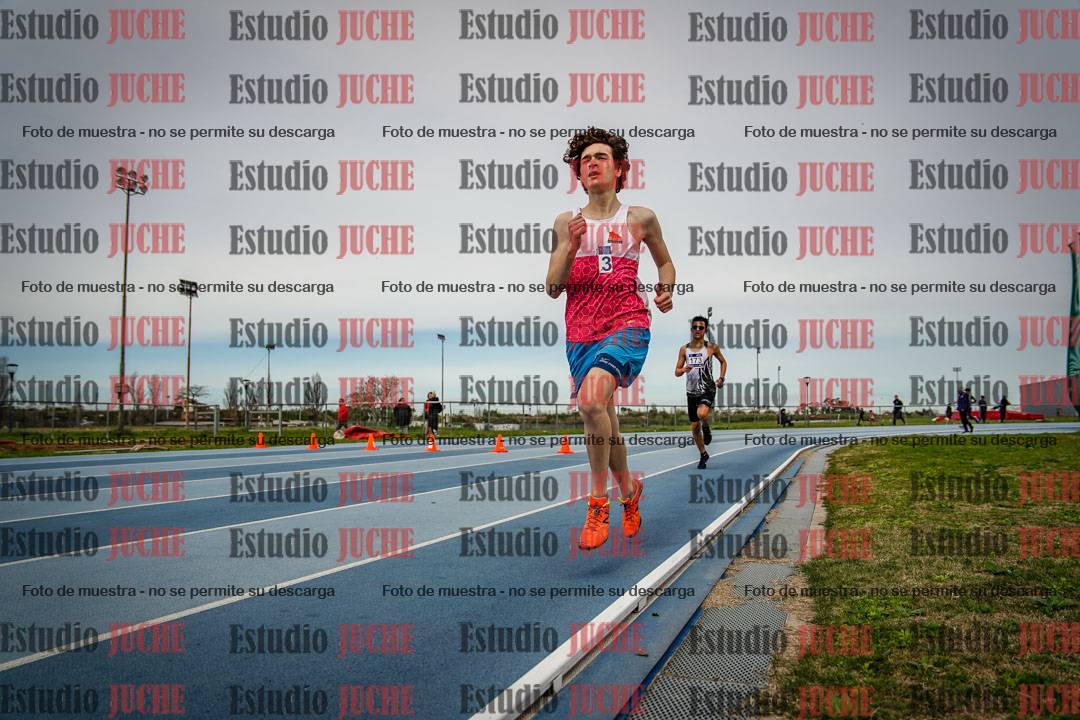 Fotos de los 800 m llanos de varones - U17