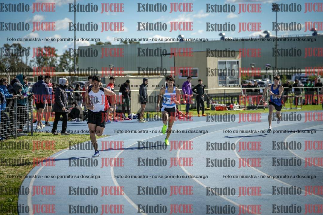 Fotos de los 800 m llanos de varones