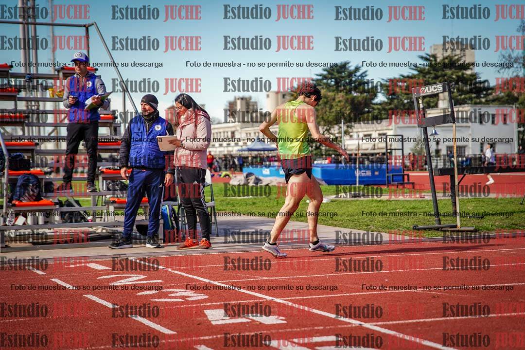 Fotos de los 800 m llanos de varones
