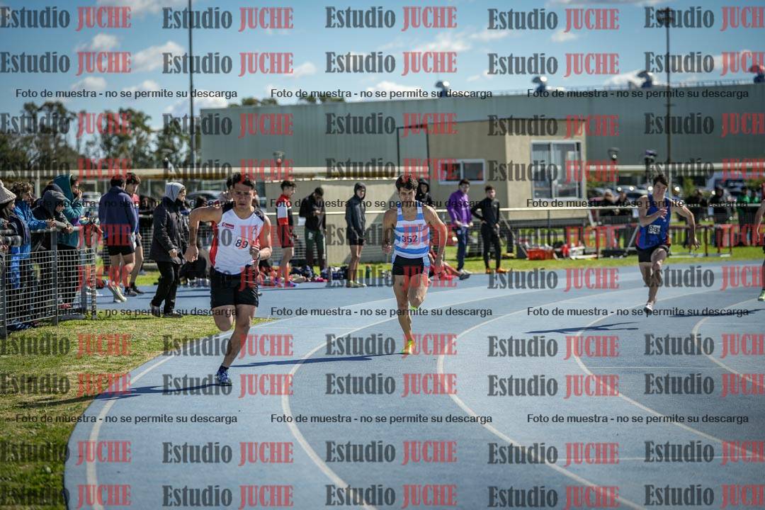 Fotos de los 800 m llanos de varones