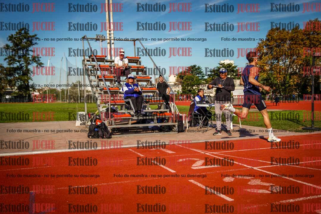 Fotos de los 800 m llanos de varones
