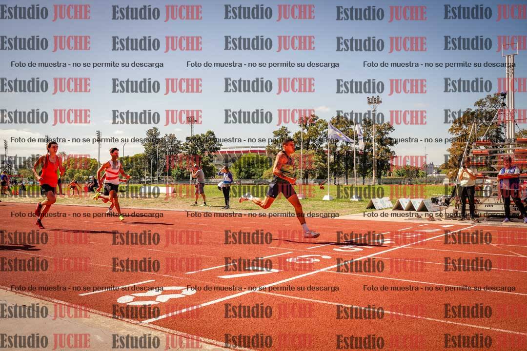 Fotos de los 400 m llanos de varones
