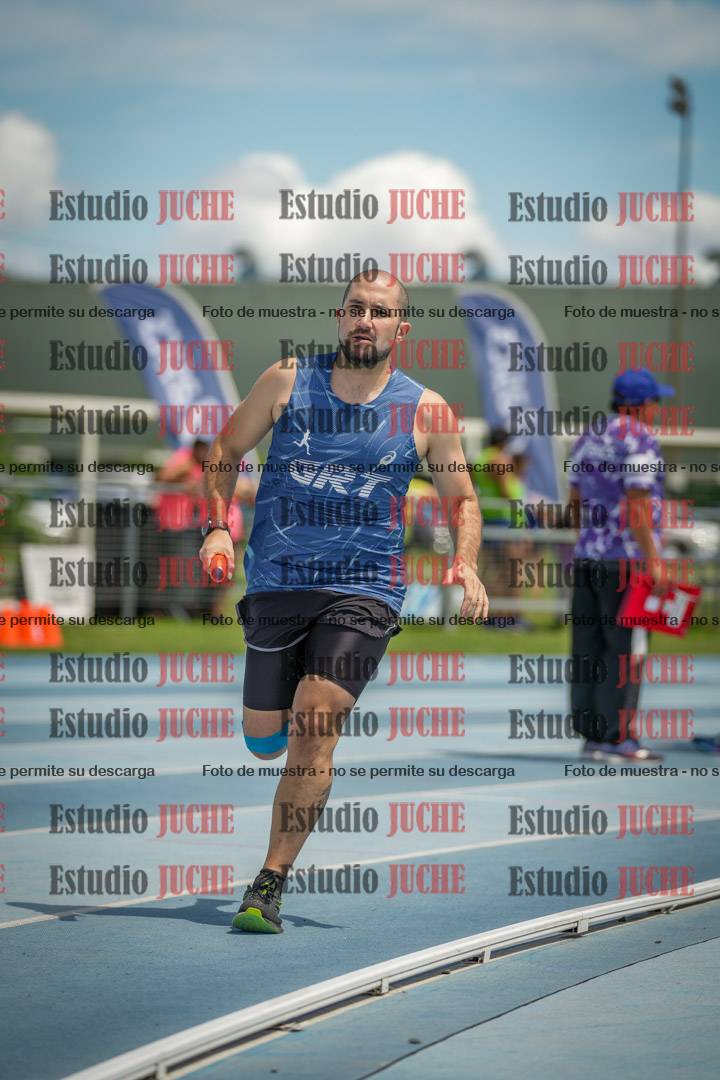 Fotos durante el transcurso de los relevos 20' para running teams - serie 1