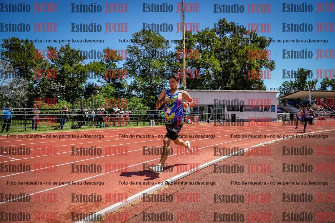 Fotos de los 800 m llanos de varones
