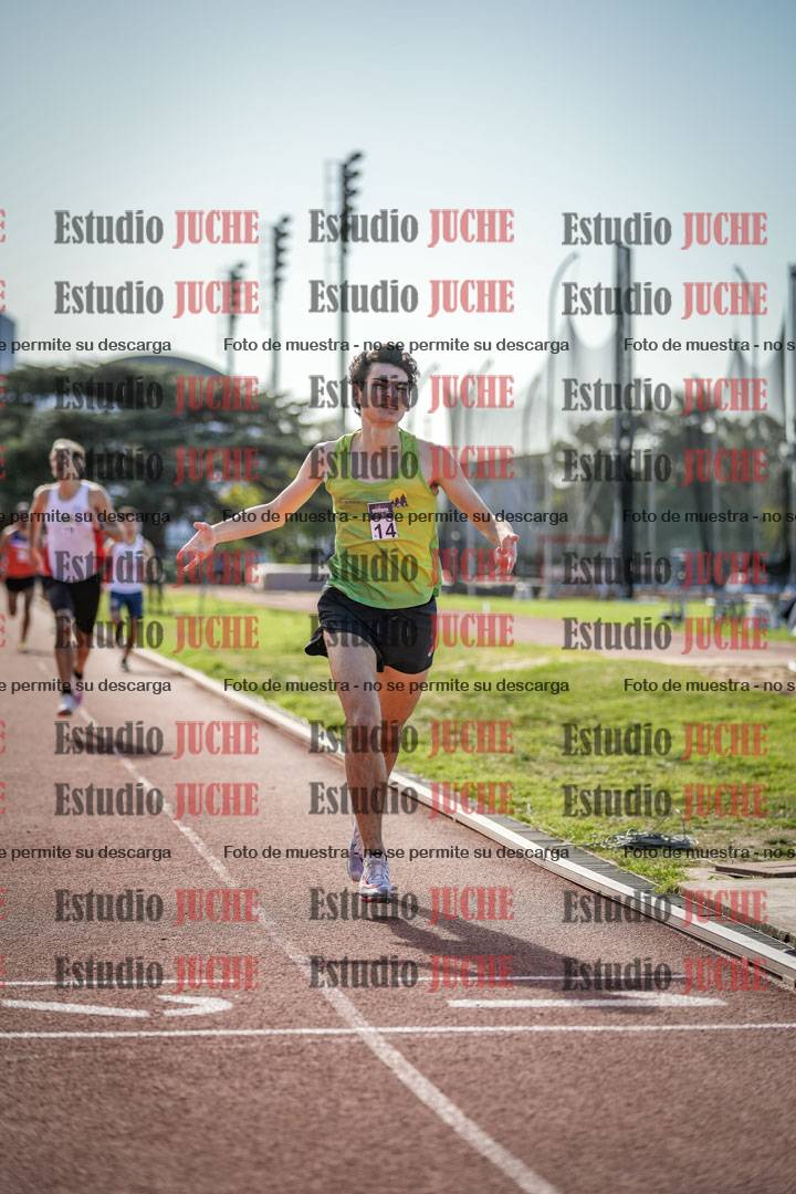 Fotos de los 800 m llanos de varones