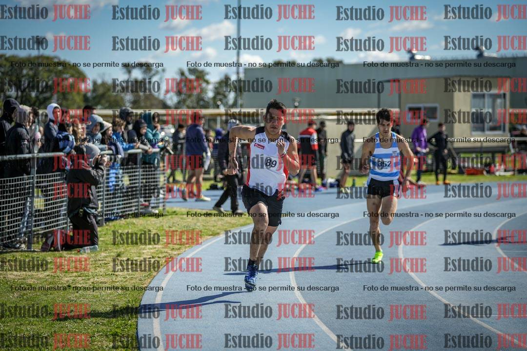 Fotos de los 800 m llanos de varones