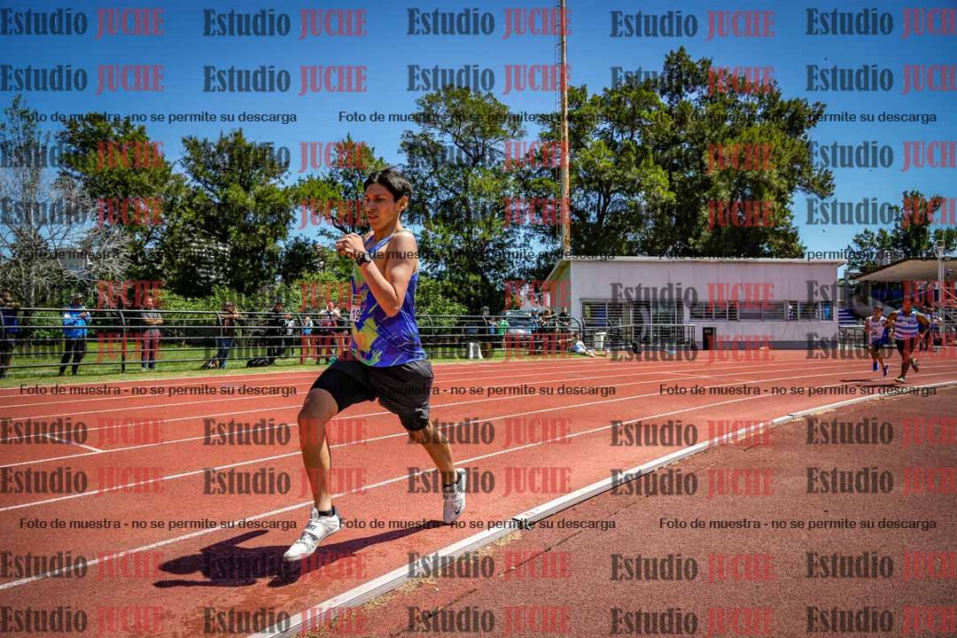 Fotos de los 800 m llanos de varones