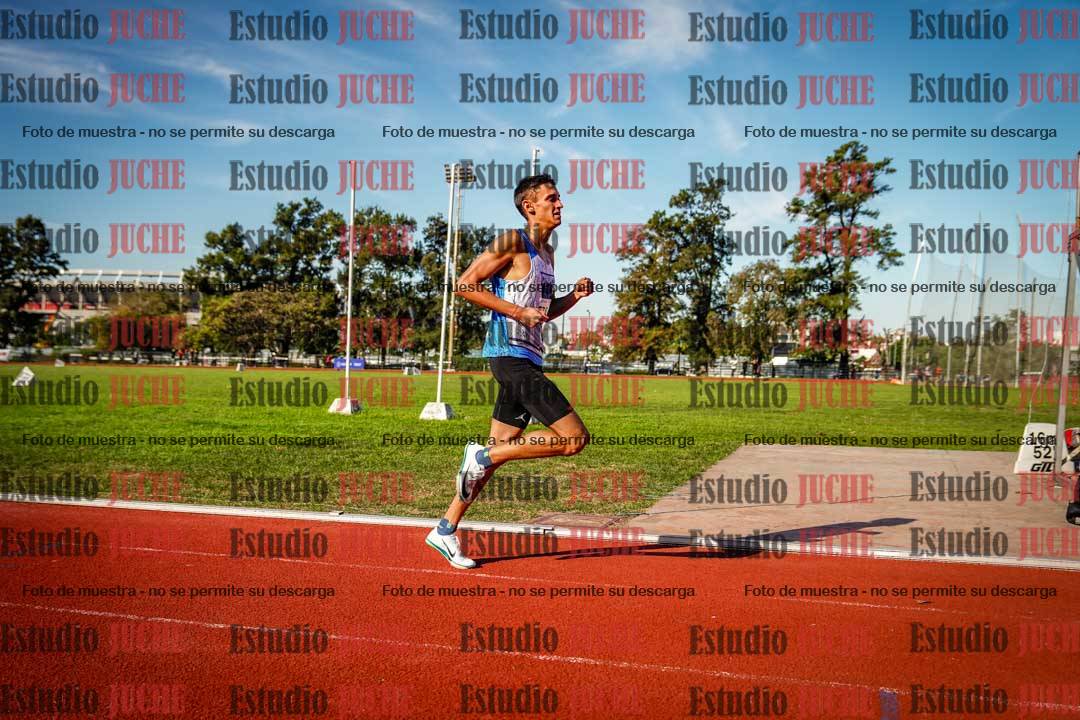 Fotos de los 800 m llanos de varones