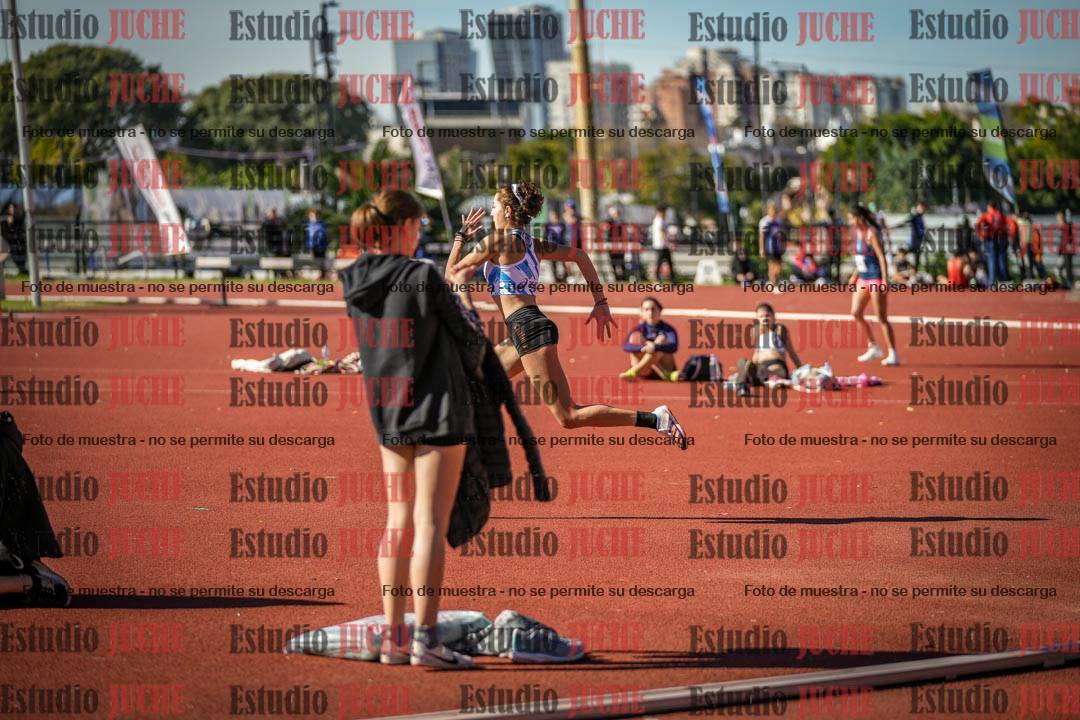 Fotos del salto en alto de mujeres