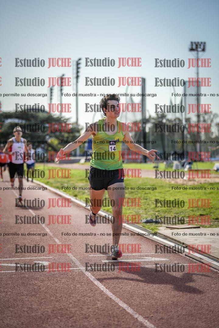 Fotos de los 800 m llanos de varones