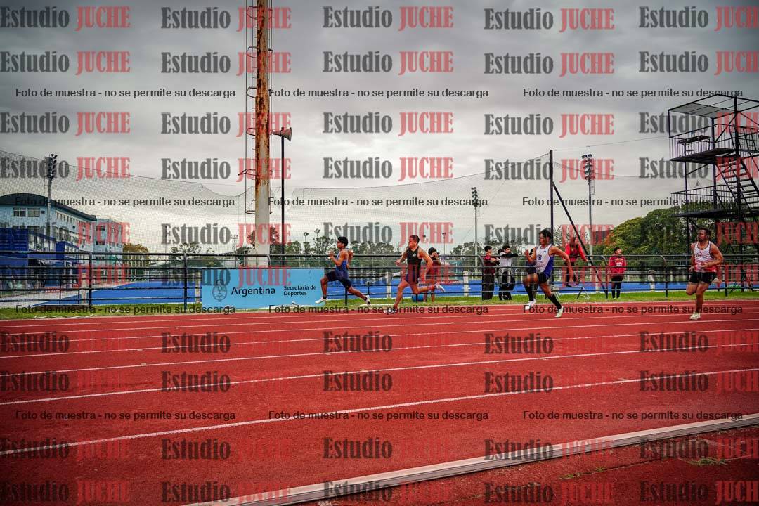 Fotos de los 200 m llanos de varones