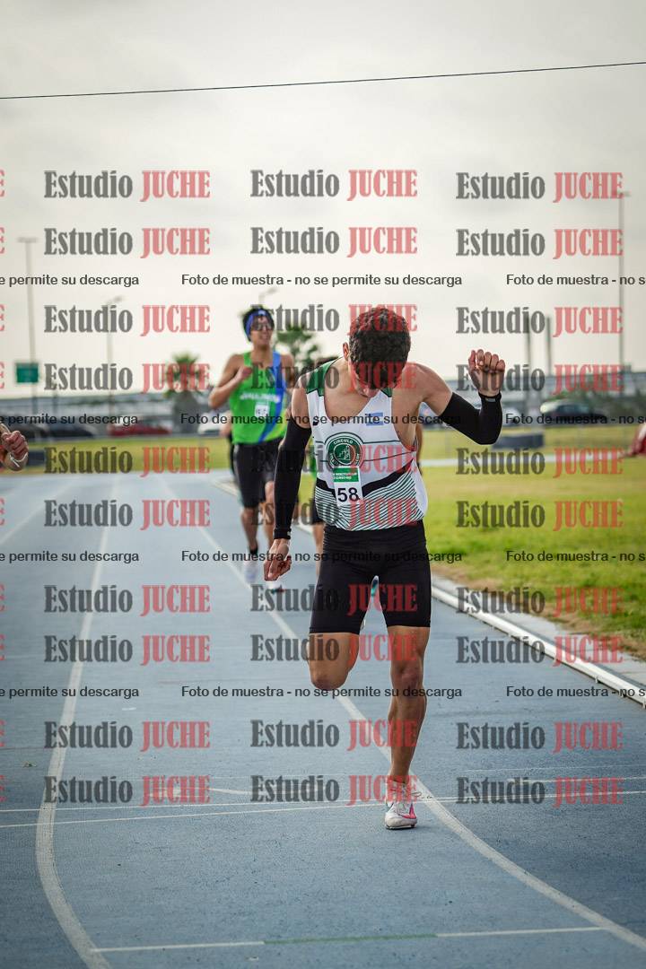 Fotos de los 800 m llanos de varones