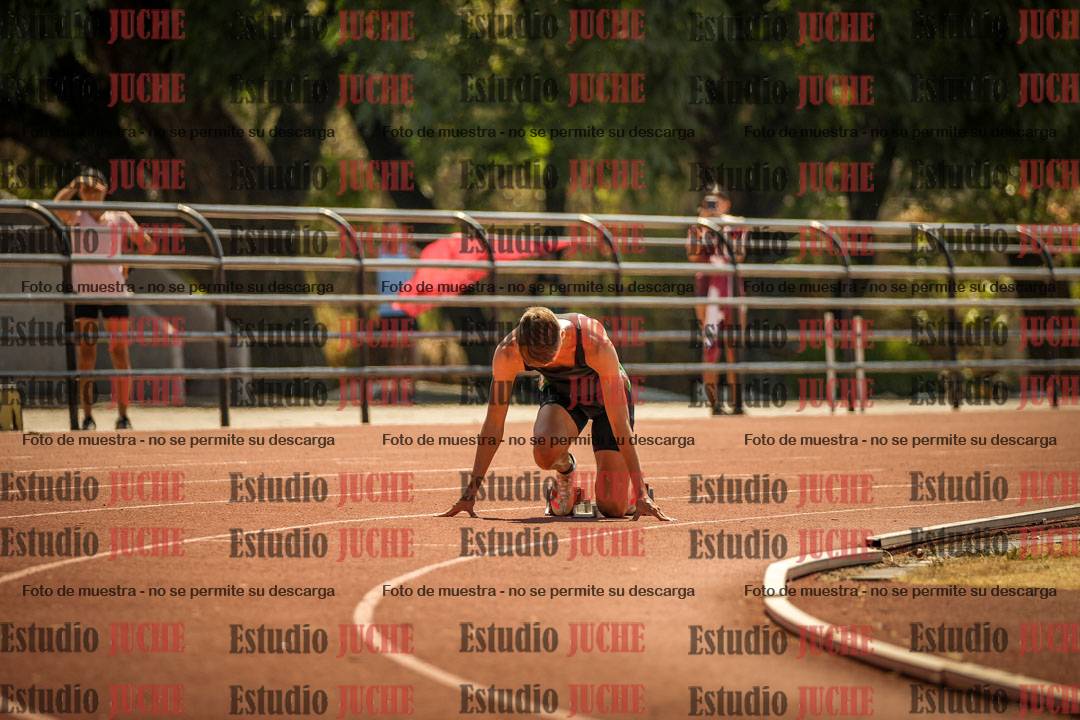 Fotos de los 400 m con vallas de varones