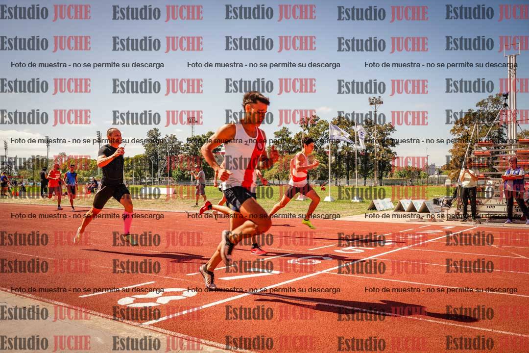 Fotos de los 400 m llanos de varones
