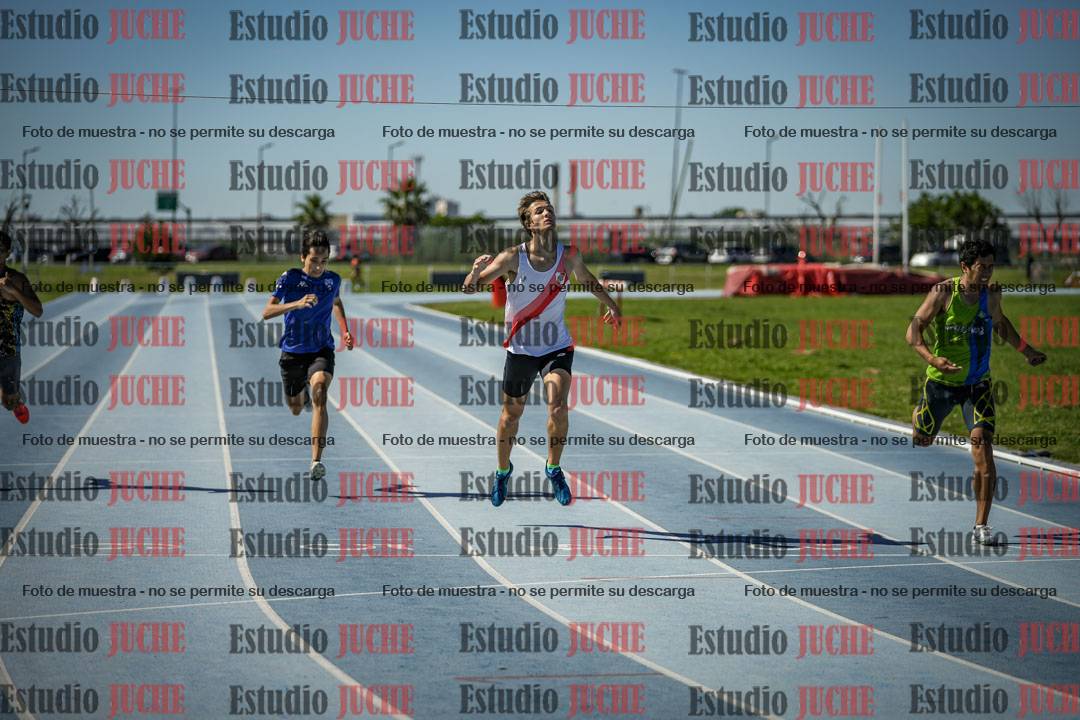 Fotos de los 400 m llanos de varones