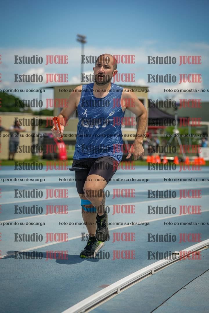 Fotos durante el transcurso de los relevos 20' para running teams - serie 1