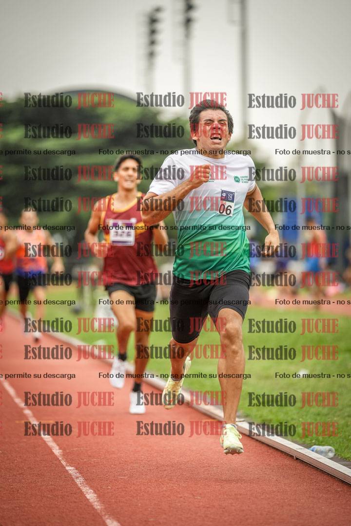 Fotos de los 800 m llanos de varones