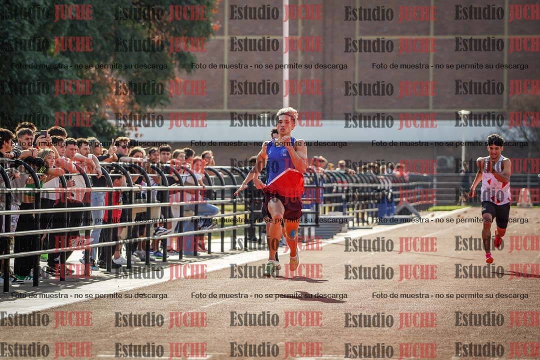 Fotos de los 200 m llanos de varones