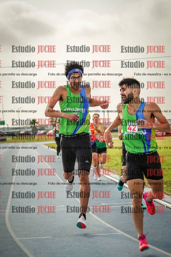 Fotos de los 800 m llanos de varones