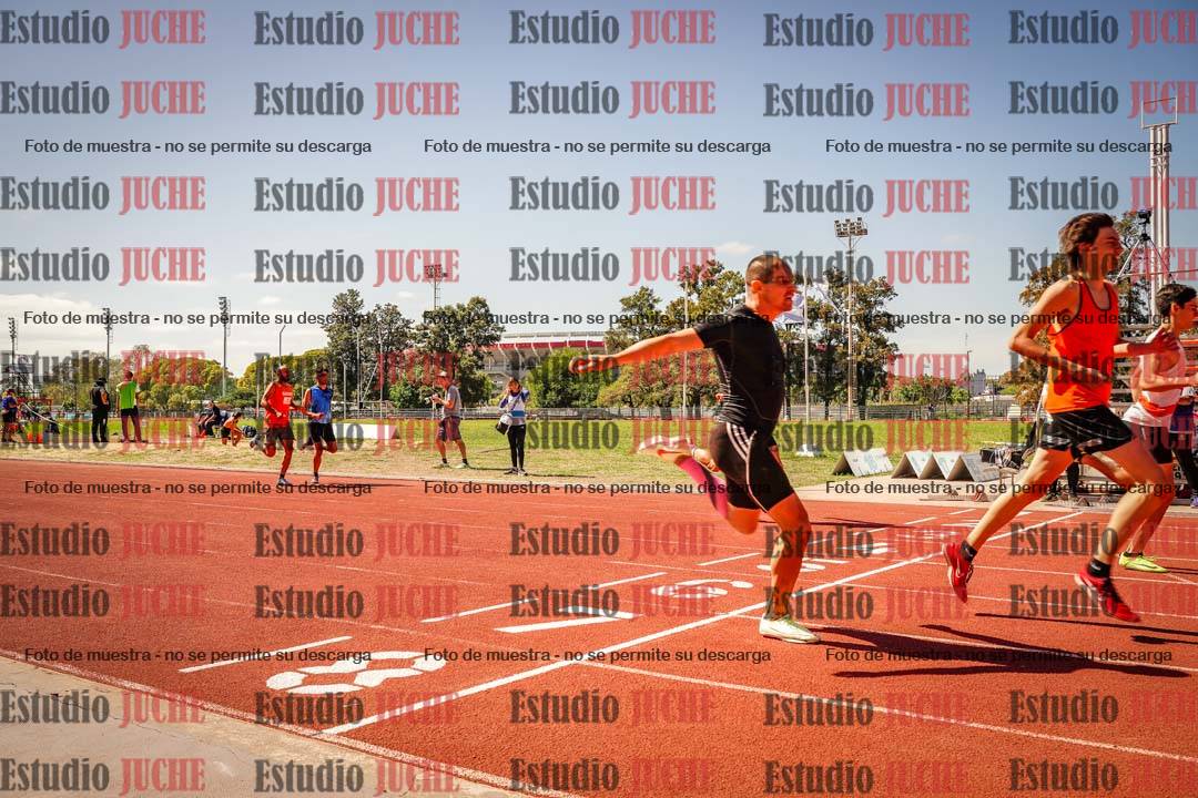 Fotos de los 400 m llanos de varones