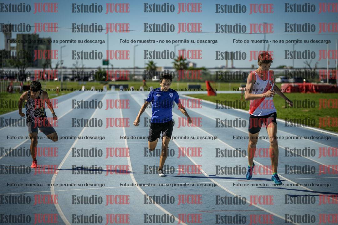 Fotos de los 400 m llanos de varones